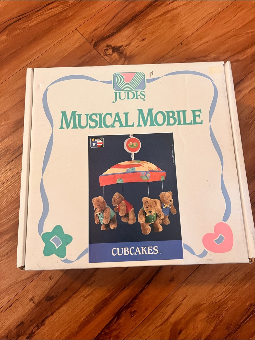 Vintage 80’s Musical Mobile Cubcakes